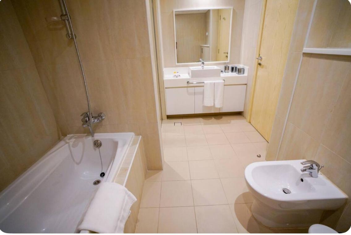 Stunning 5* 4Br-Oceanfront-Apartment Dubai Eksteriør bilde